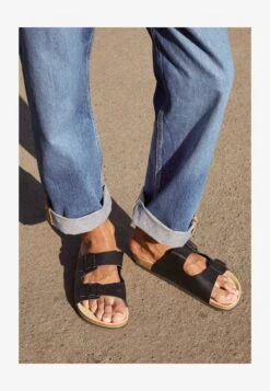 Pier One UNISEX - Hausschuh - Black -Pier One Verkaufsgeschäft 24272c78a40c4e589b9d280fcb0d7a40