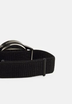 Pier One Digitaluhr - Black 10 Pier One Digitaluhr - Black -Pier One Verkaufsgeschäft 24dea72bb95a4cfc95daabd334d11f5a