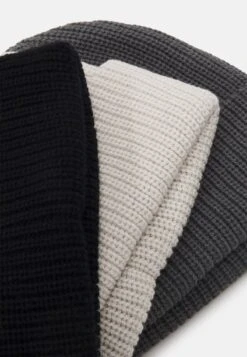 Pier One UNISEX 3 PACK - Mütze - Black/dark Grey/off-white/ -Pier One Verkaufsgeschäft 2a1daa058c674c9dbb0074799d429f4b