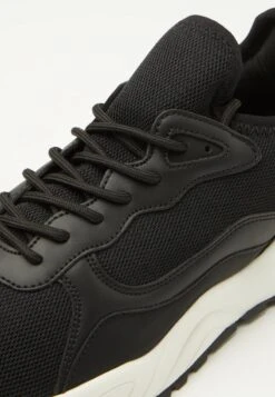 Pier One UNISEX - Sneaker Low - Black/white -Pier One Verkaufsgeschäft 383be7e17d7b4e6fb1f7aa6c378ae4ea