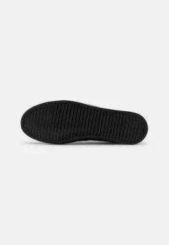Pier One UNISEX - Slipper - Black -Pier One Verkaufsgeschäft 467d7db8cc394de6bfbf423d943a44d3