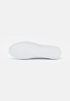 Pier One UNISEX - Slipper - White 12 Pier One UNISEX - Slipper - White -Pier One Verkaufsgeschäft 559e8b1dcc1146f4ac3228e64e6c8bdb