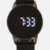 Pier One Digitaluhr - Black -Pier One Verkaufsgeschäft 650f6ba036ce44c0891640750dd898ae
