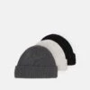 Pier One UNISEX 3 PACK - Mütze - Black/dark Grey/off-white/ -Pier One Verkaufsgeschäft 6ff45e637c064289bc89bdd981008db1