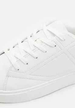 Pier One UNISEX - Sneaker Low - White -Pier One Verkaufsgeschäft 9df20e8fbfac4dbbaad7e726f8a84e52