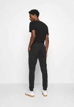 Pier One Jogginghose - Black 9 Pier One Jogginghose - Black -Pier One Verkaufsgeschäft a1b709fa2c32431482f95b3eb7300192