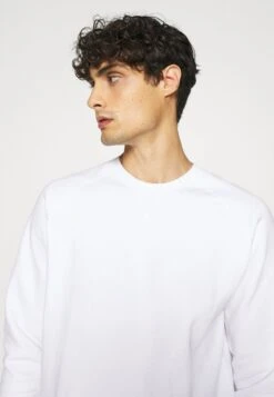 Pier One 2 PACK - Sweatshirt - White/black 13 Pier One 2 PACK - Sweatshirt - White/black -Pier One Verkaufsgeschäft a5485bef5ad44f4282ce09e954d19f56