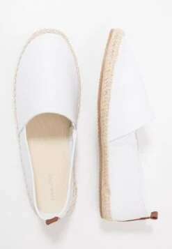 Pier One RENA ESPADRILLE UNISEX - Espadrille - White -Pier One Verkaufsgeschäft ab5cbd7acee24999906ebe55251ad5ea