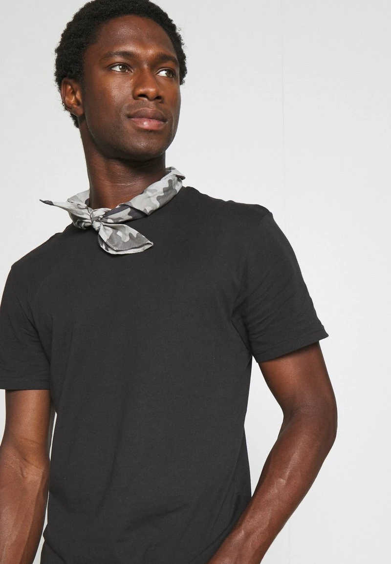 Pier One 3 PACK - T-Shirt Basic - Black/mottled Dark Grey/bordeaux 8 Pier One 3 PACK - T-Shirt Basic - Black/mottled Dark Grey/bordeaux - Image 6