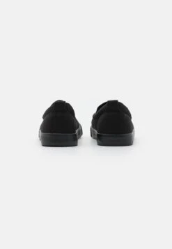 Pier One UNISEX - Slipper - Black -Pier One Verkaufsgeschäft b3086ad5a87545b591af413b2e38fb22