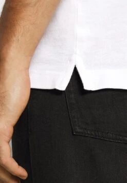 Pier One 2 PACK - Poloshirt - White/black -Pier One Verkaufsgeschäft b4c1c454fc3f4bc8a30e47a738a048f0