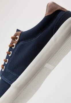 Pier One UNISEX - Sneaker Low - Dark Blue 13 Pier One UNISEX - Sneaker Low - Dark Blue -Pier One Verkaufsgeschäft c4c64a8508b7448e9f9a2c45f00c46e0