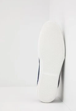 Pier One UNISEX - Sneaker Low - Dark Blue 12 Pier One UNISEX - Sneaker Low - Dark Blue -Pier One Verkaufsgeschäft e752f9ad01314be7869db9ae10f02a5b