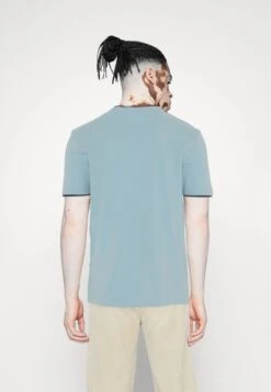 Pier One T-Shirt Basic - Light Blue 10 Pier One T-Shirt Basic - Light Blue -Pier One Verkaufsgeschäft f2c65513478941998f26fc6238ab309f