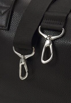 Pier One UNISEX - Weekender - Black 12 Pier One UNISEX - Weekender - Black -Pier One Verkaufsgeschäft f897dbe16f394747bbcb912b9902dfc5