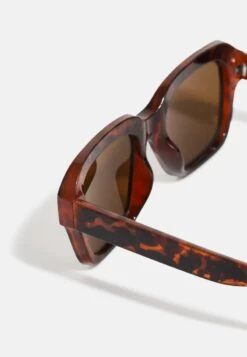 Pier One UNISEX - Sonnenbrille - Black -Pier One Verkaufsgeschäft faad10b8a5a2445f865f09b5d12427d1